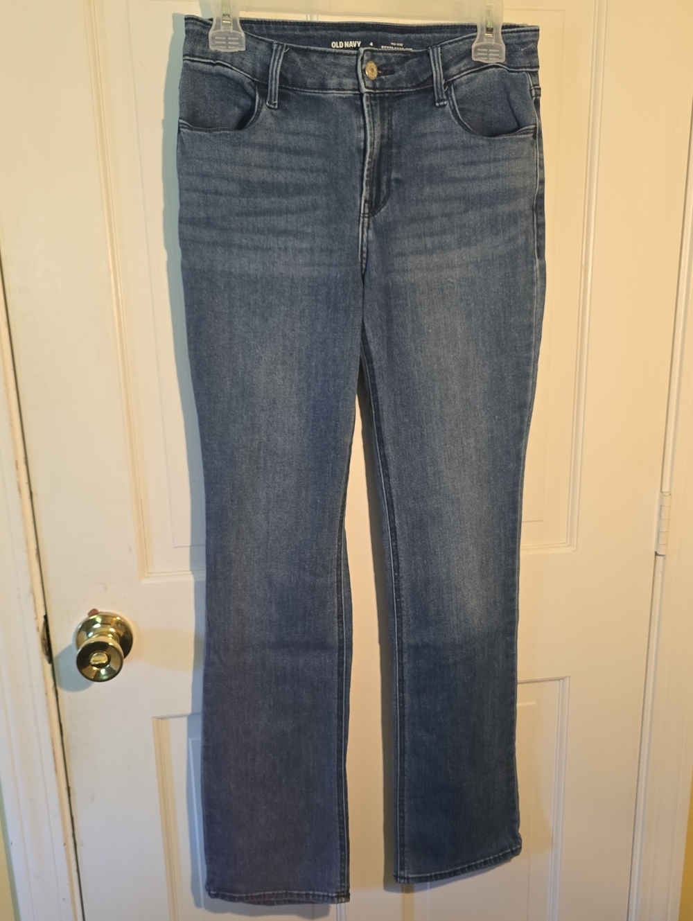 Old Navy Women’s Boot Cut Denim Jeans in Medium Blue Wash